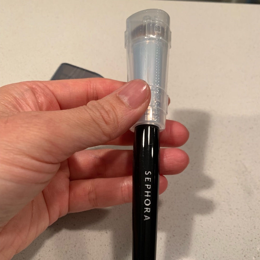 Brush for concealer
